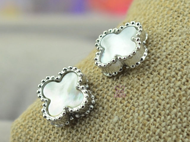 Orecchini Van Cleef & Arpels Modello 24